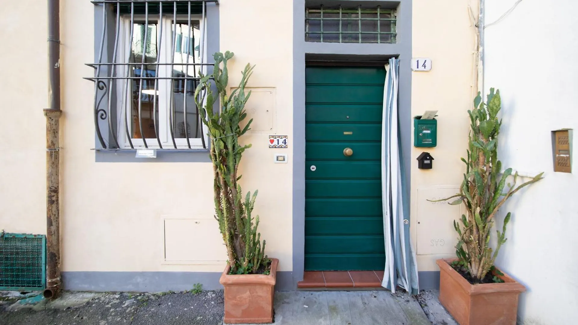 I Cactus Apartment In Center Town Lucca 0*,  Italy
